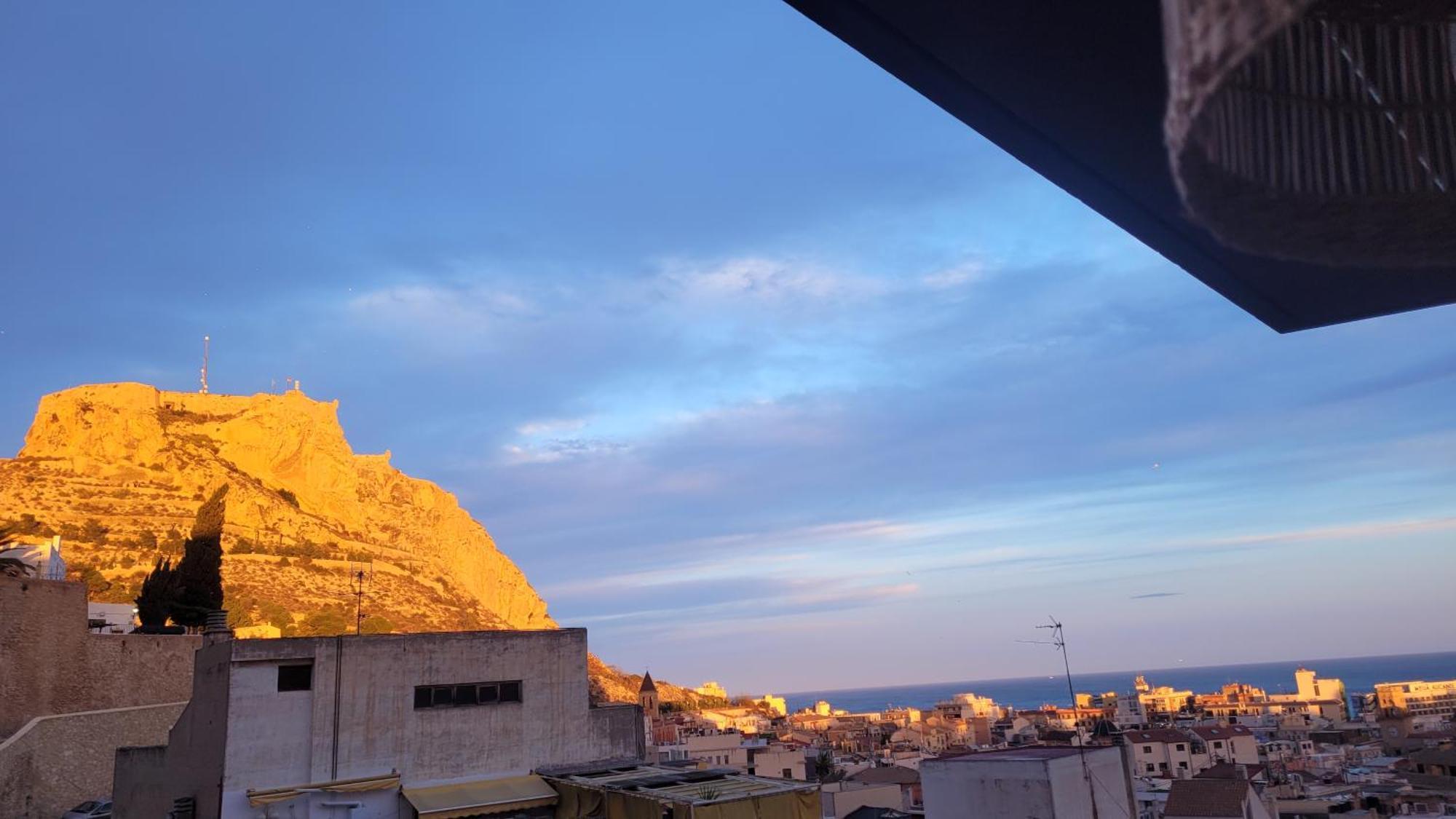 Apartment Corazon De Con Vistas Al Mar Y Al Castillo Alicante